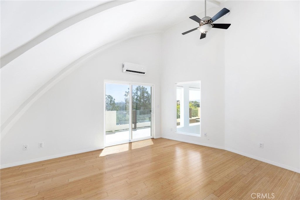 Chatsworth, California, 91311, United States, 4 Bedrooms Bedrooms, ,4 BathroomsBathrooms,Residential,Active,2011421