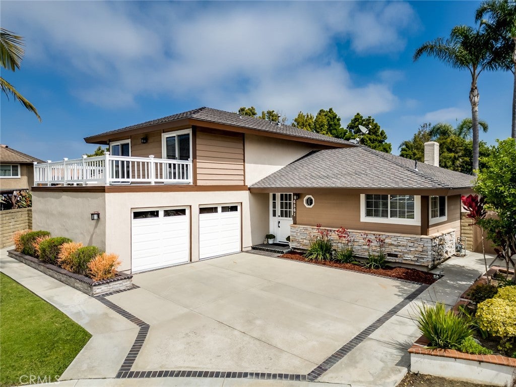 Huntington Beach, California, 92647, United States, 4 Bedrooms Bedrooms, ,3 BathroomsBathrooms,Residential,Active,2030516