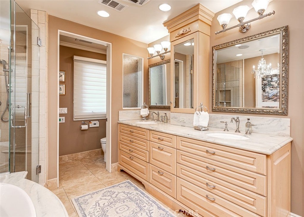 Fullerton, California, 92835, United States, 4 Bedrooms Bedrooms, ,3 BathroomsBathrooms,Residential,Active,1894565
