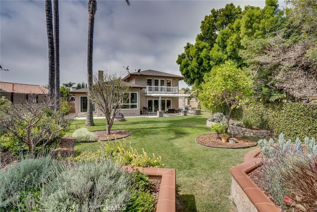 Huntington Beach, California, 92647, United States, 4 Bedrooms Bedrooms, ,3 BathroomsBathrooms,Residential,Active,2030516