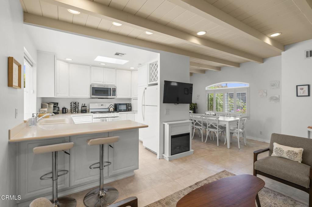 Ventura, California, 93001, United States, ,3 BathroomsBathrooms,Residential,Active,1829931