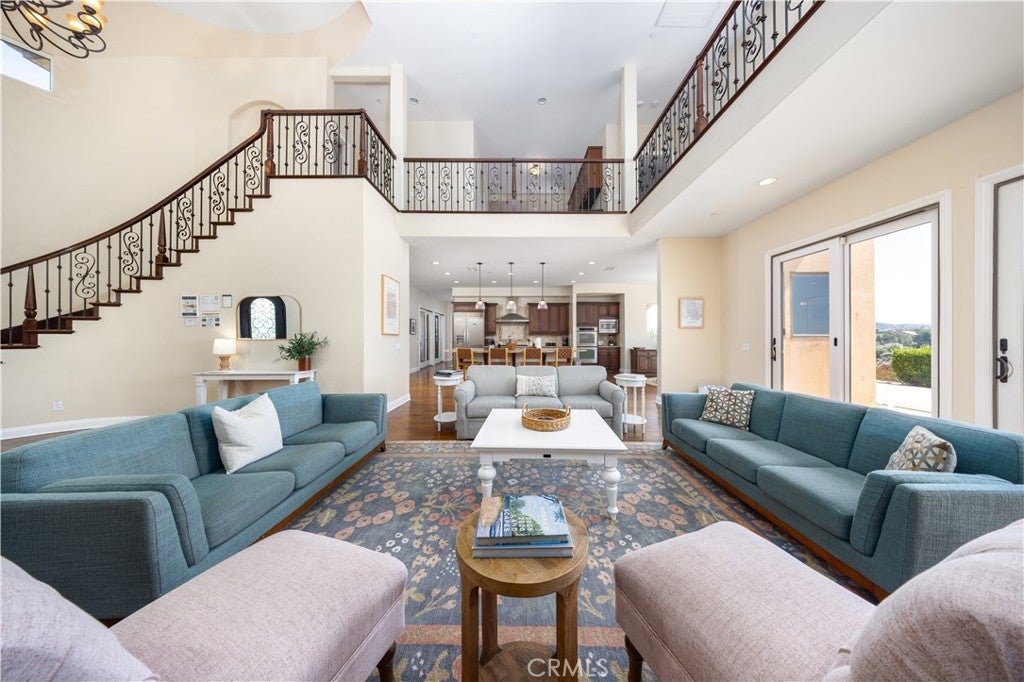 Temecula, California, 92592, United States, 5 Bedrooms Bedrooms, ,4 BathroomsBathrooms,Residential,Active,1970960