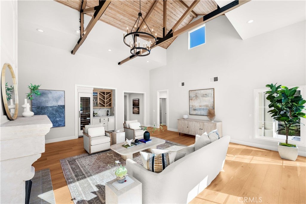 Pasadena, California, 91107, United States, 5 Bedrooms Bedrooms, ,6 BathroomsBathrooms,Residential,Active,1941367