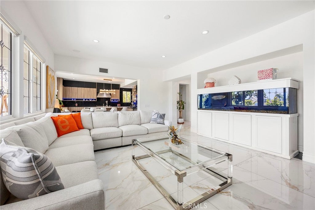 Rowland Heights, California, 91748, United States, 5 Bedrooms Bedrooms, ,6 BathroomsBathrooms,Residential,Pending,1986868