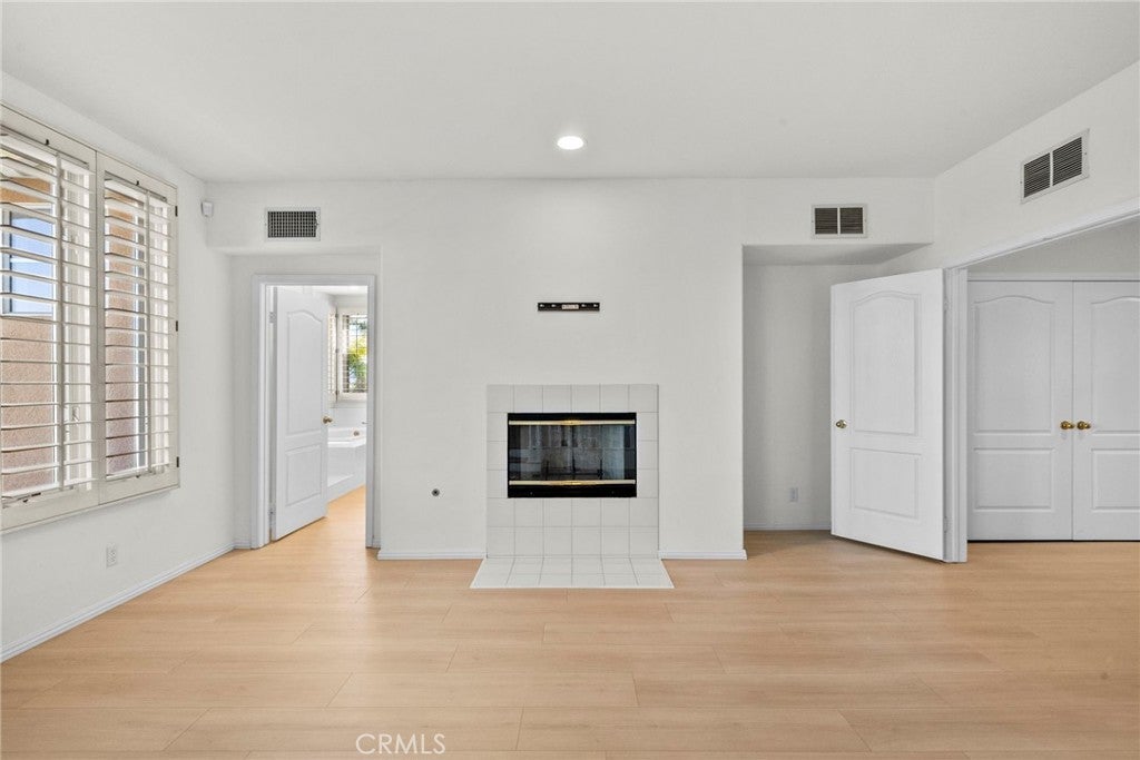 Canoga Park, California, 91304, United States, 5 Bedrooms Bedrooms, ,5 BathroomsBathrooms,Residential,Active,2006939