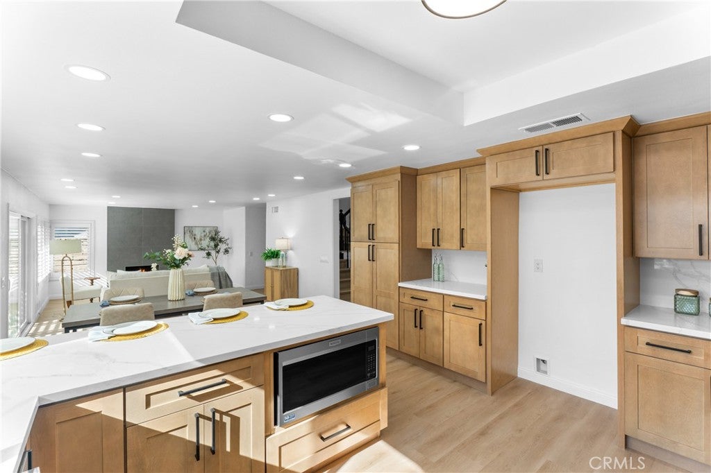 Lake Forest, California, 92630, United States, 5 Bedrooms Bedrooms, ,3 BathroomsBathrooms,Residential,Active,2002616