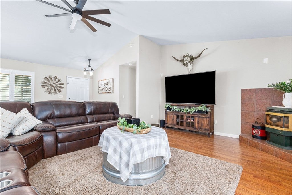 Paso Robles, California, 93446, United States, 7 Bedrooms Bedrooms, ,4 BathroomsBathrooms,Residential,Active,1904141