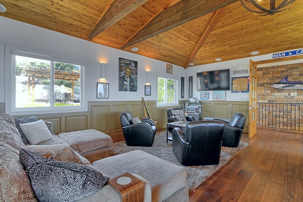 Ventura, California, 93003, United States, 4 Bedrooms Bedrooms, ,4 BathroomsBathrooms,Residential,Active,1944051