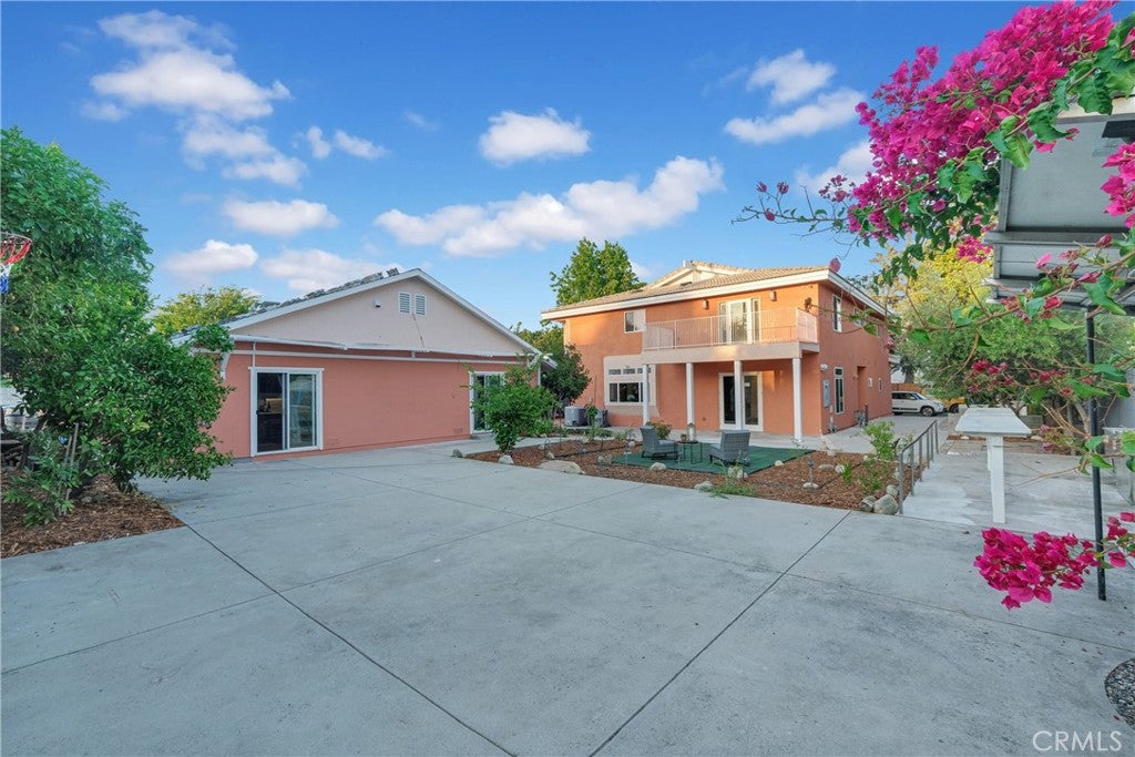 Pasadena, California, 91107, United States, 6 Bedrooms Bedrooms, ,5 BathroomsBathrooms,Residential,Active,1914920