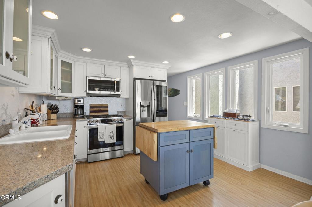 Oxnard, California, 93035, United States, 5 Bedrooms Bedrooms, ,3 BathroomsBathrooms,Residential,Active,1933720