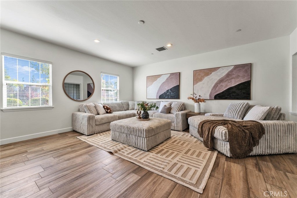 Claremont, California, 91711, United States, 5 Bedrooms Bedrooms, ,4 BathroomsBathrooms,Residential,Active,2010578