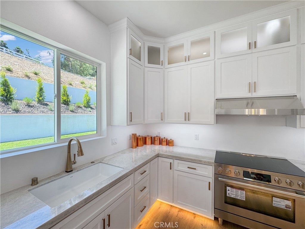 Temecula, California, 92591, United States, 3 Bedrooms Bedrooms, ,3 BathroomsBathrooms,Residential,Active,1711275