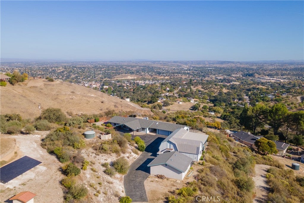 Paso Robles, California, 93446, United States, 3 Bedrooms Bedrooms, ,4 BathroomsBathrooms,Residential,Active,1970943