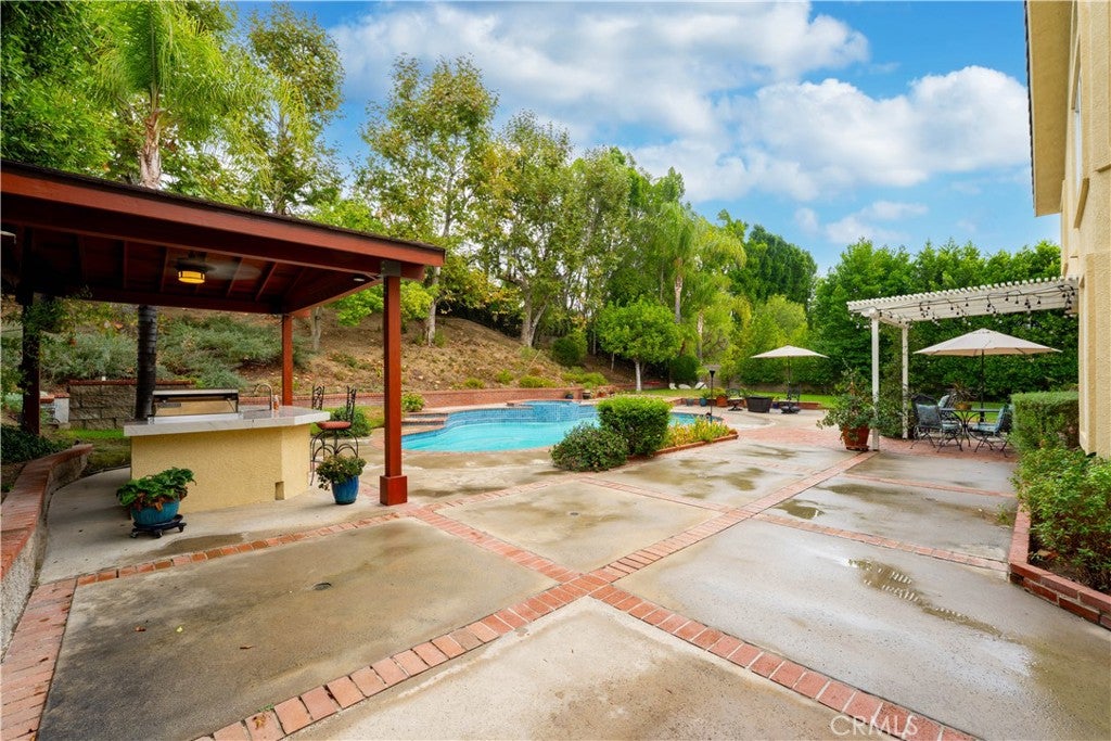 Granada Hills, California, 91344, United States, 5 Bedrooms Bedrooms, ,3 BathroomsBathrooms,Residential,Active,1952998