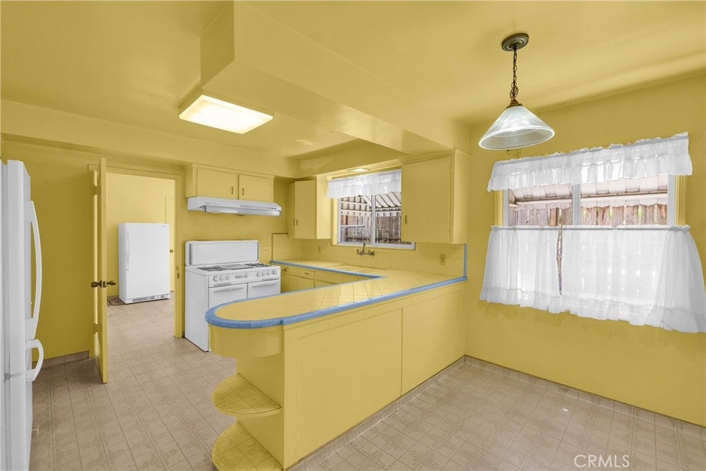 Los Angeles, California, 90039, United States, 4 Bedrooms Bedrooms, ,3 BathroomsBathrooms,Residential,Active,1892396