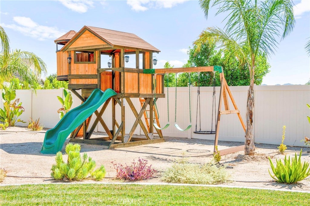 Riverside, California, 92504, United States, 6 Bedrooms Bedrooms, ,4 BathroomsBathrooms,Residential,Active,1943798