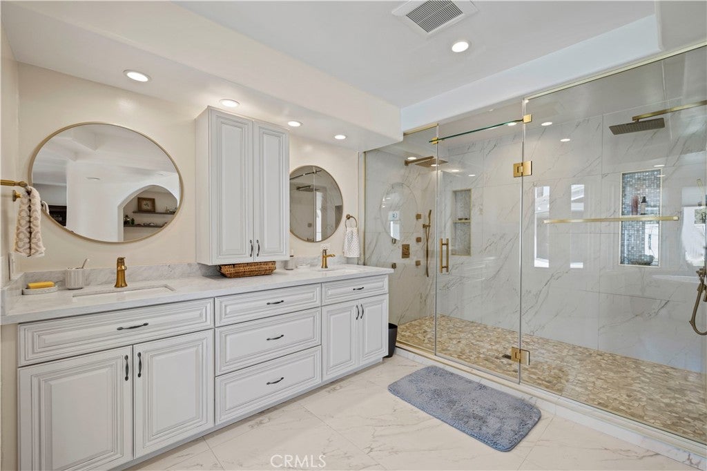 Northridge, California, 91325, United States, 4 Bedrooms Bedrooms, ,4 BathroomsBathrooms,Residential,Active,1936096