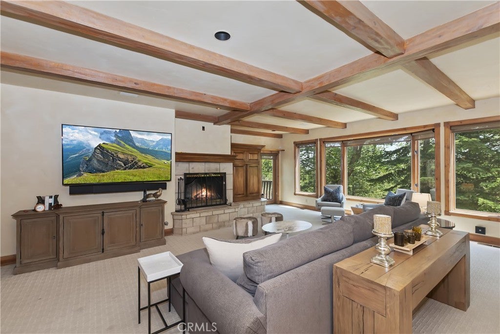 Lake Arrowhead, California, 92352, United States, 4 Bedrooms Bedrooms, ,5 BathroomsBathrooms,Residential,Active,1897983