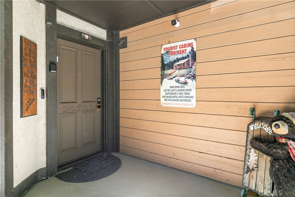 Lake Arrowhead, California, 92352, United States, 2 Bedrooms Bedrooms, ,3 BathroomsBathrooms,Residential,Active,1908134