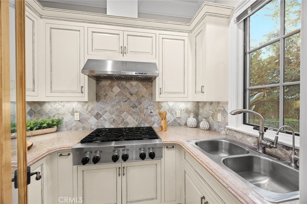 Arcadia, California, 91007, United States, 4 Bedrooms Bedrooms, ,5 BathroomsBathrooms,Residential,Active,2015840