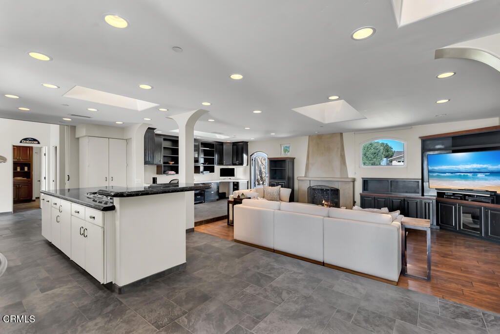 Camarillo, California, 93010, United States, 5 Bedrooms Bedrooms, ,5 BathroomsBathrooms,Residential,Active,1905055