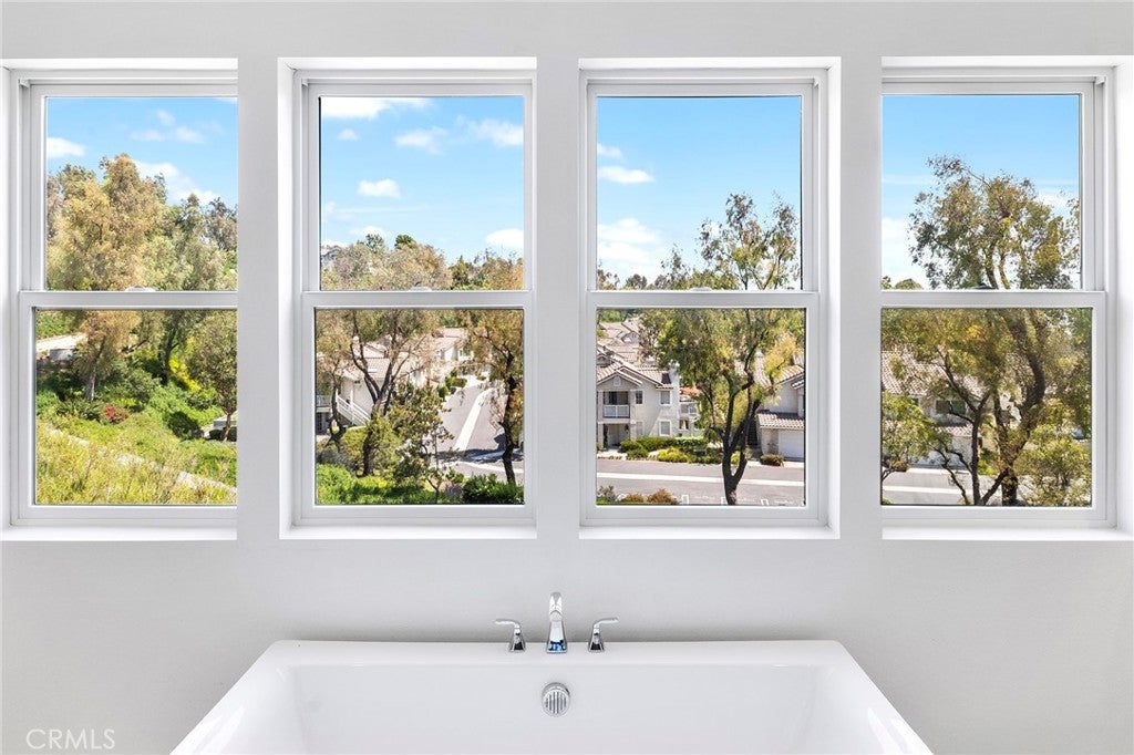 Lake Forest, California, 92630, United States, 5 Bedrooms Bedrooms, ,6 BathroomsBathrooms,Residential,Active,1801044