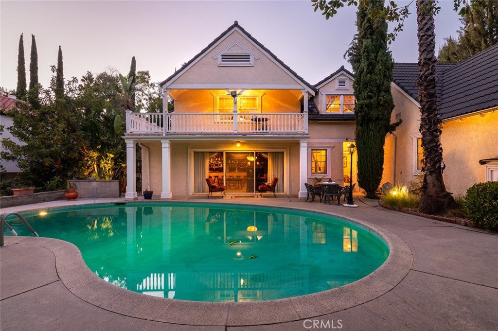 Glendale, California, 91207, United States, 4 Bedrooms Bedrooms, ,4 BathroomsBathrooms,Residential,Active,1945087