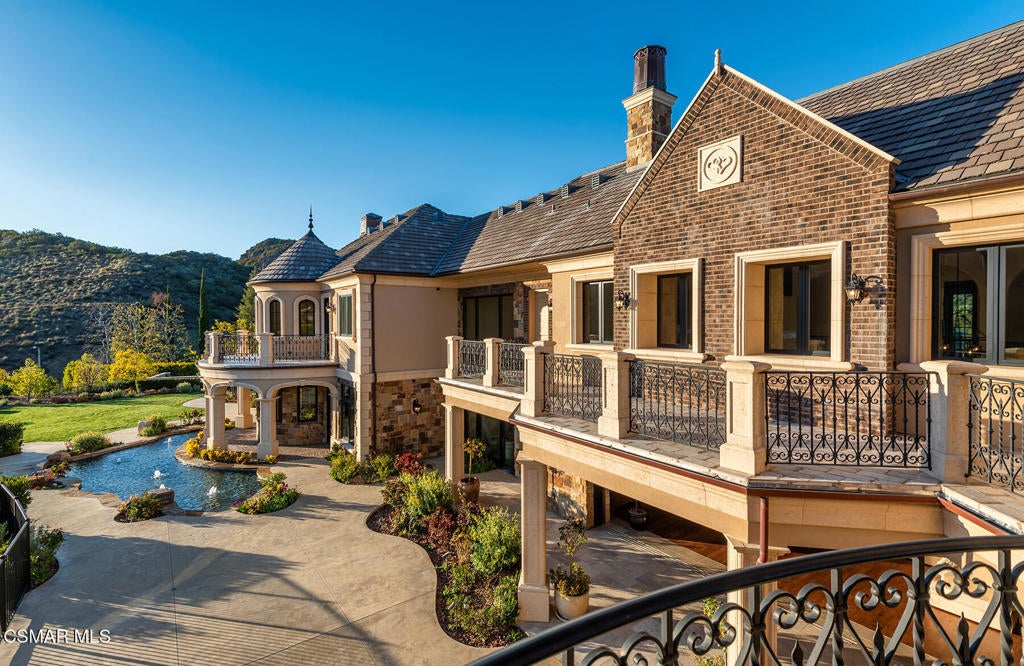 Thousand Oaks, California, 91361, United States, 7 Bedrooms Bedrooms, ,13 BathroomsBathrooms,Residential,Active,1748234