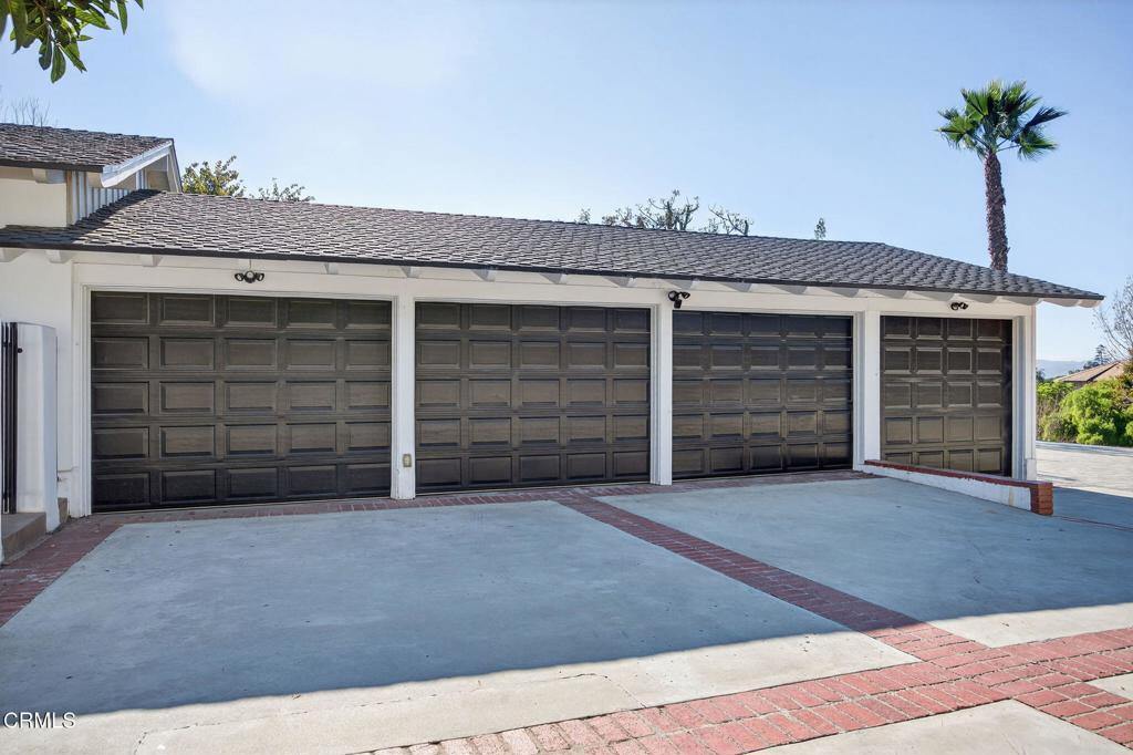 Camarillo, California, 93010, United States, 4 Bedrooms Bedrooms, ,5 BathroomsBathrooms,Residential,Active,1944013