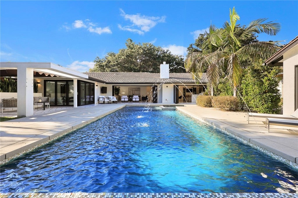San Marino, California, 91108, United States, 4 Bedrooms Bedrooms, ,4 BathroomsBathrooms,Residential,Active,1909089