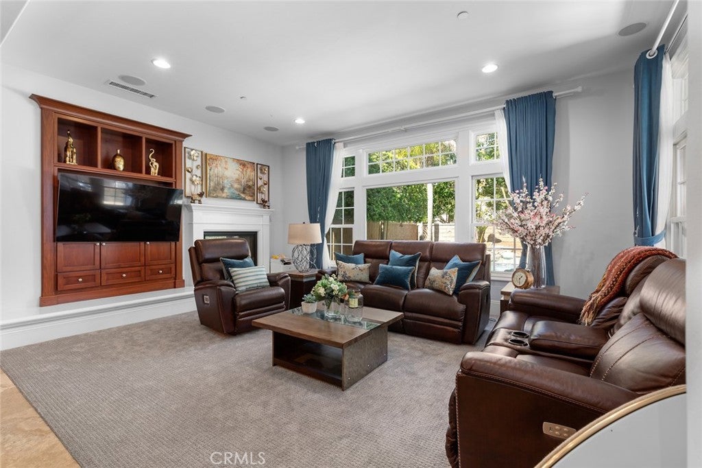 Huntington Beach, California, 92649, United States, 4 Bedrooms Bedrooms, ,4 BathroomsBathrooms,Residential,Active,1780402