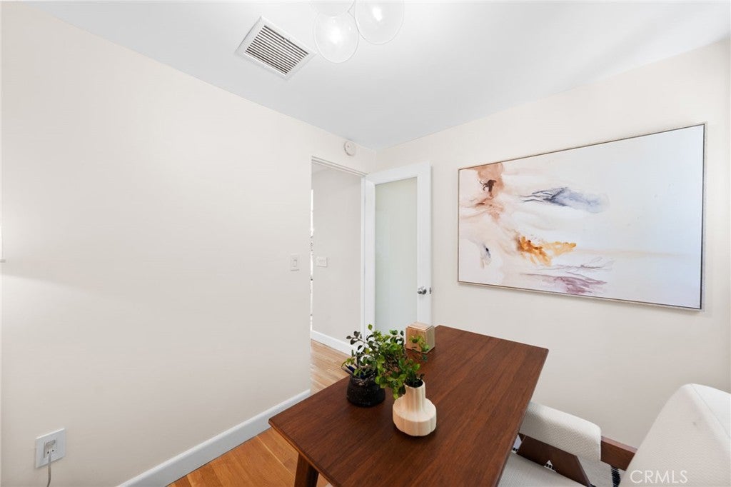 Los Angeles, California, 90069, United States, 3 Bedrooms Bedrooms, ,4 BathroomsBathrooms,Residential,Active,1959526