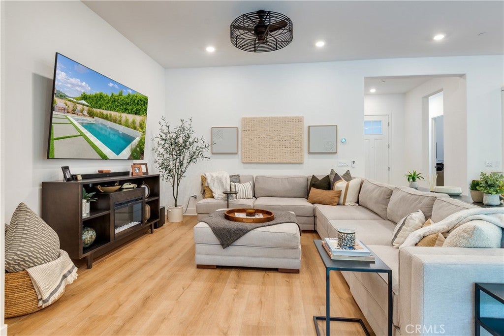 San Juan Capistrano, California, 92675, United States, 3 Bedrooms Bedrooms, ,4 BathroomsBathrooms,Residential,Active,2012807