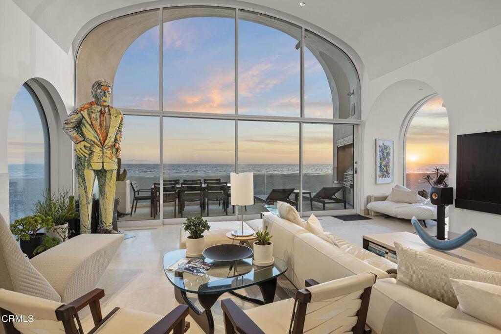 Oxnard, California, 93035, United States, 4 Bedrooms Bedrooms, ,5 BathroomsBathrooms,Residential,Active,1904736