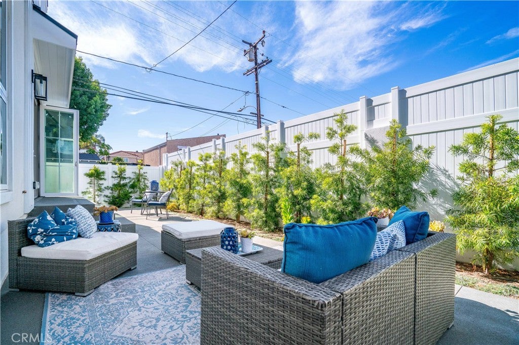 Redondo Beach, California, 90278, United States, 5 Bedrooms Bedrooms, ,5 BathroomsBathrooms,Residential,Active,2010192