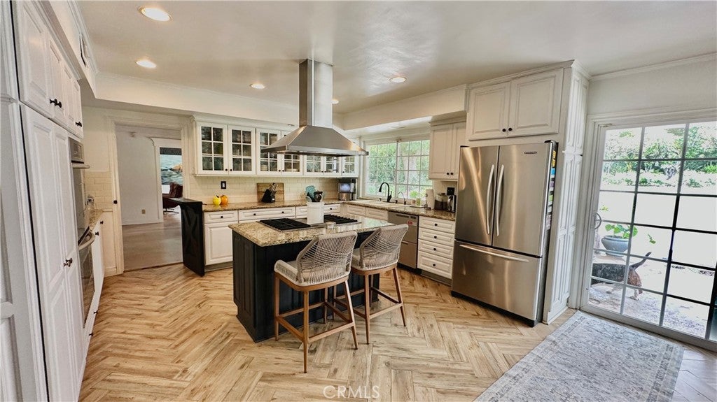 Porter Ranch, California, 91326, United States, 4 Bedrooms Bedrooms, ,3 BathroomsBathrooms,Residential,Active,1914580