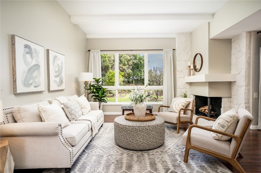 Huntington Beach, California, 92647, United States, 4 Bedrooms Bedrooms, ,3 BathroomsBathrooms,Residential,Active,2030516