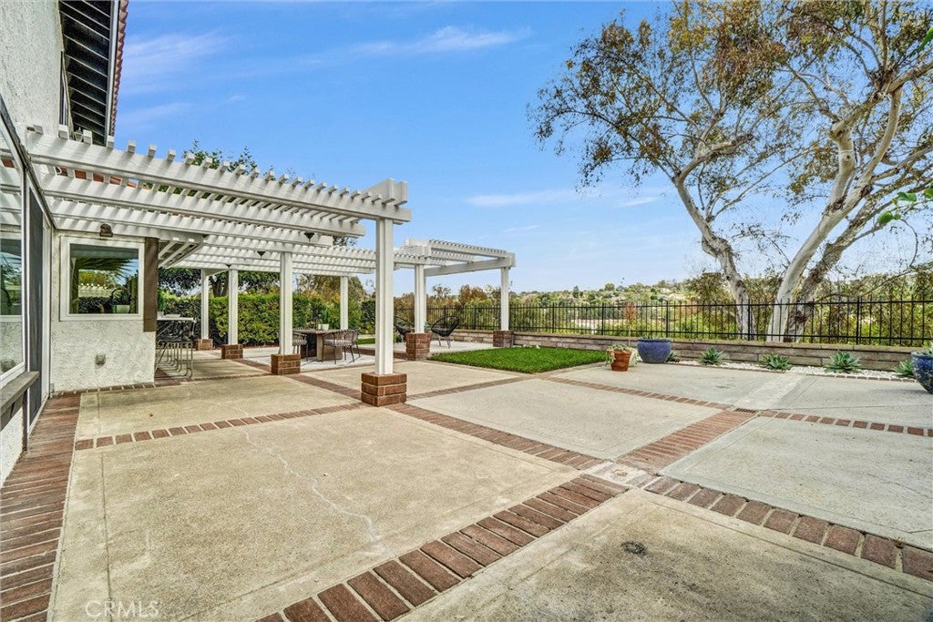 Mission Viejo, California, 92691, United States, 5 Bedrooms Bedrooms, ,3 BathroomsBathrooms,Residential,Active,1986876