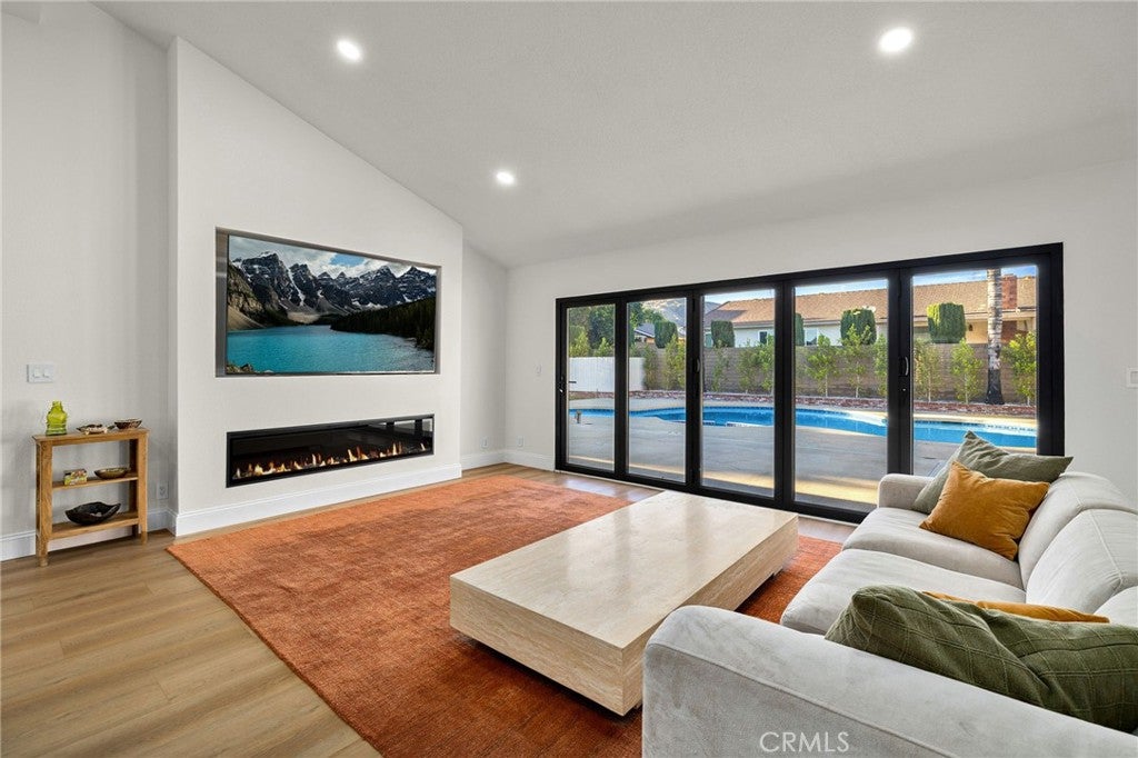 La Verne, California, 91750, United States, 4 Bedrooms Bedrooms, ,2 BathroomsBathrooms,Residential,Active,1944065