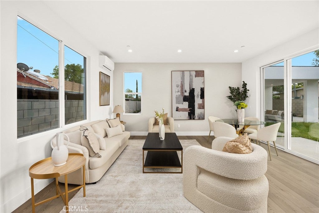 Pasadena, California, 91107, United States, 5 Bedrooms Bedrooms, ,6 BathroomsBathrooms,Residential,Active,2016401