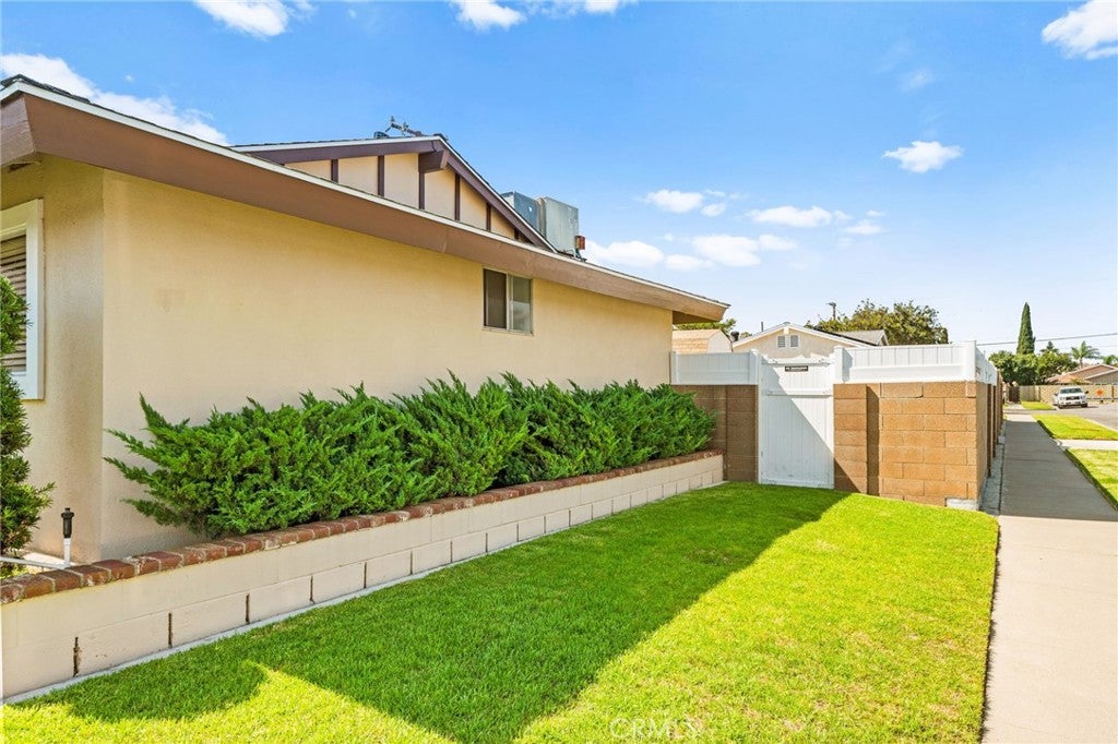 Garden Grove, California, 92845, United States, 4 Bedrooms Bedrooms, ,2 BathroomsBathrooms,Residential,Active,1915046
