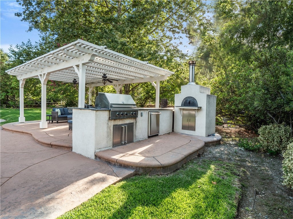 Canyon Country, California, 91387, United States, 5 Bedrooms Bedrooms, ,5 BathroomsBathrooms,Residential,Active,1926896