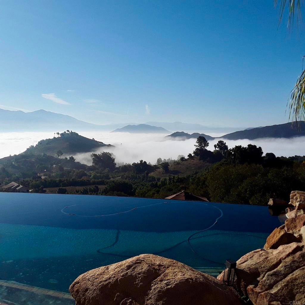 Fallbrook, California, 92028, United States, 3 Bedrooms Bedrooms, ,2 BathroomsBathrooms,Residential,Pending,1929395