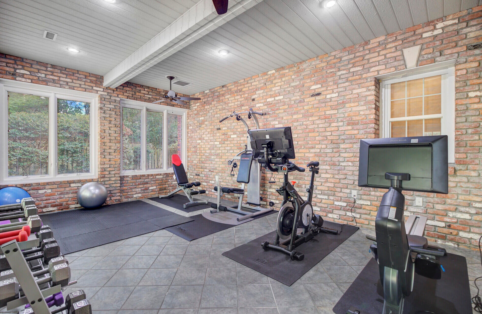 Summerville, South Carolina, 29483, United States, 6 Bedrooms Bedrooms, ,6 BathroomsBathrooms,Residential,Active,1913945