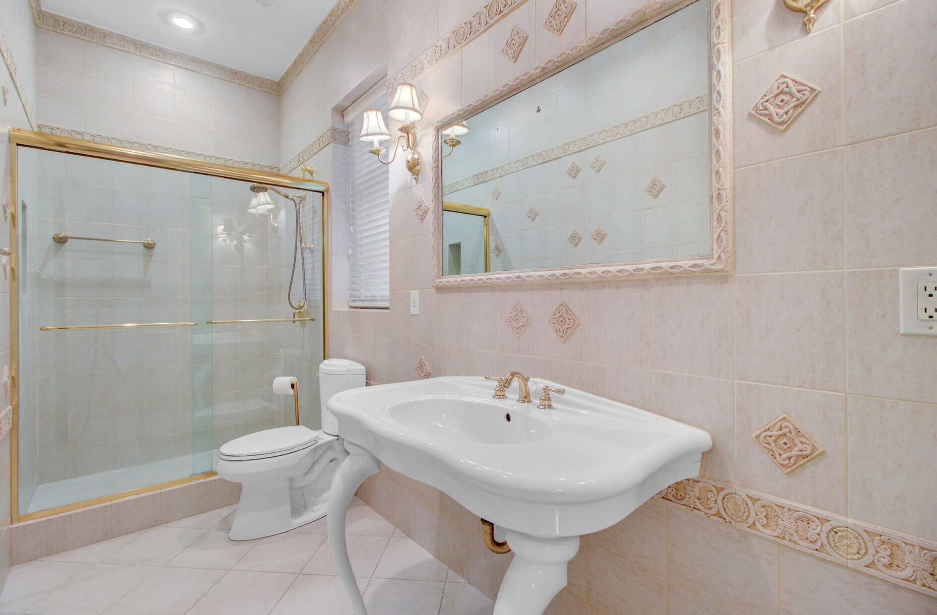 Summerville, South Carolina, 29483, United States, 6 Bedrooms Bedrooms, ,6 BathroomsBathrooms,Residential,Active,2007343