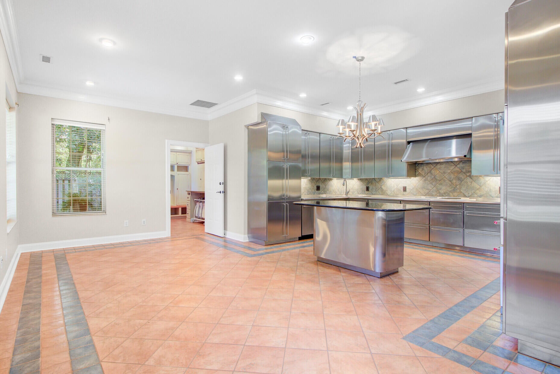 Summerville, South Carolina, 29483, United States, 6 Bedrooms Bedrooms, ,6 BathroomsBathrooms,Residential,Active,2007343