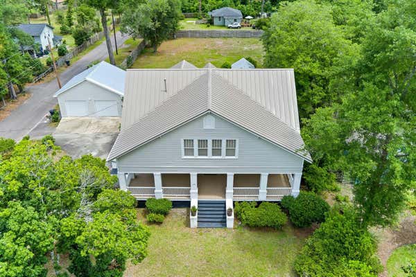 205 VALLEY ST, WALTERBORO, SC 29488, photo 3 of 50