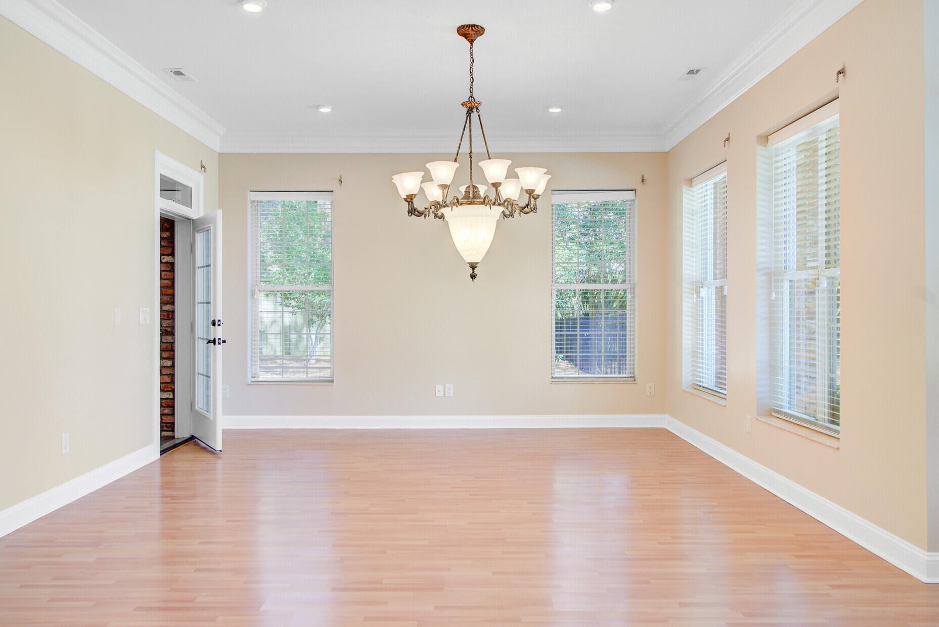 Summerville, South Carolina, 29483, United States, 6 Bedrooms Bedrooms, ,6 BathroomsBathrooms,Residential,Active,1913945