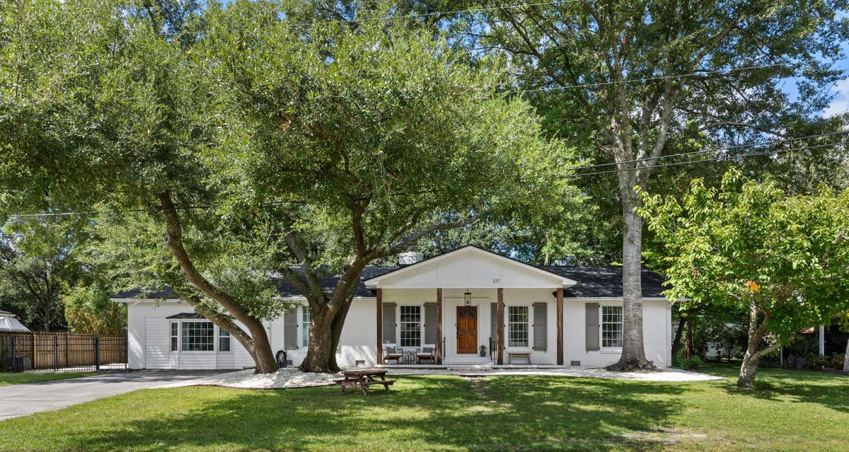 337 BETSY RD, CHARLESTON, SC 29407, photo 1 of 37