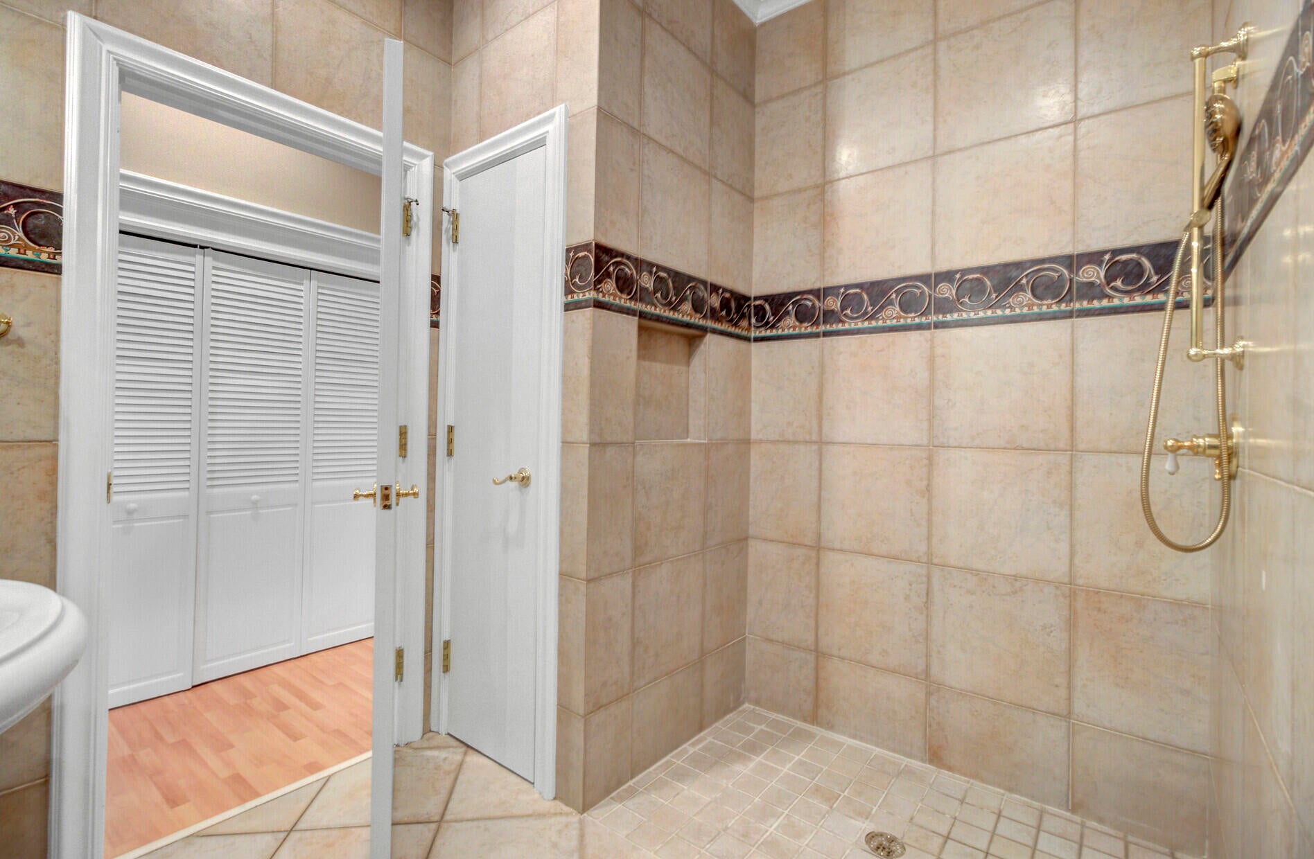 Summerville, South Carolina, 29483, United States, 6 Bedrooms Bedrooms, ,6 BathroomsBathrooms,Residential,Active,2007343